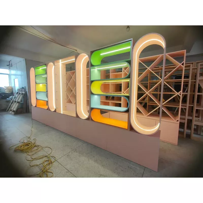 나무로 되는 진열대